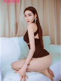 [Toutiao headline goddess] April 8, 2018 Feng Xuejiao 2m white sofa(29)